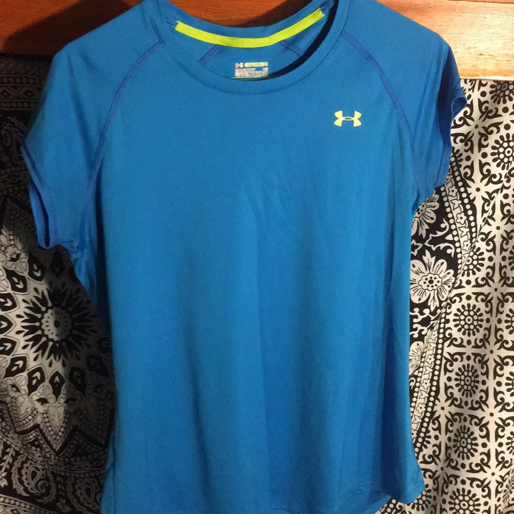 ✨SALE✨Under Armour Athletic Shirt